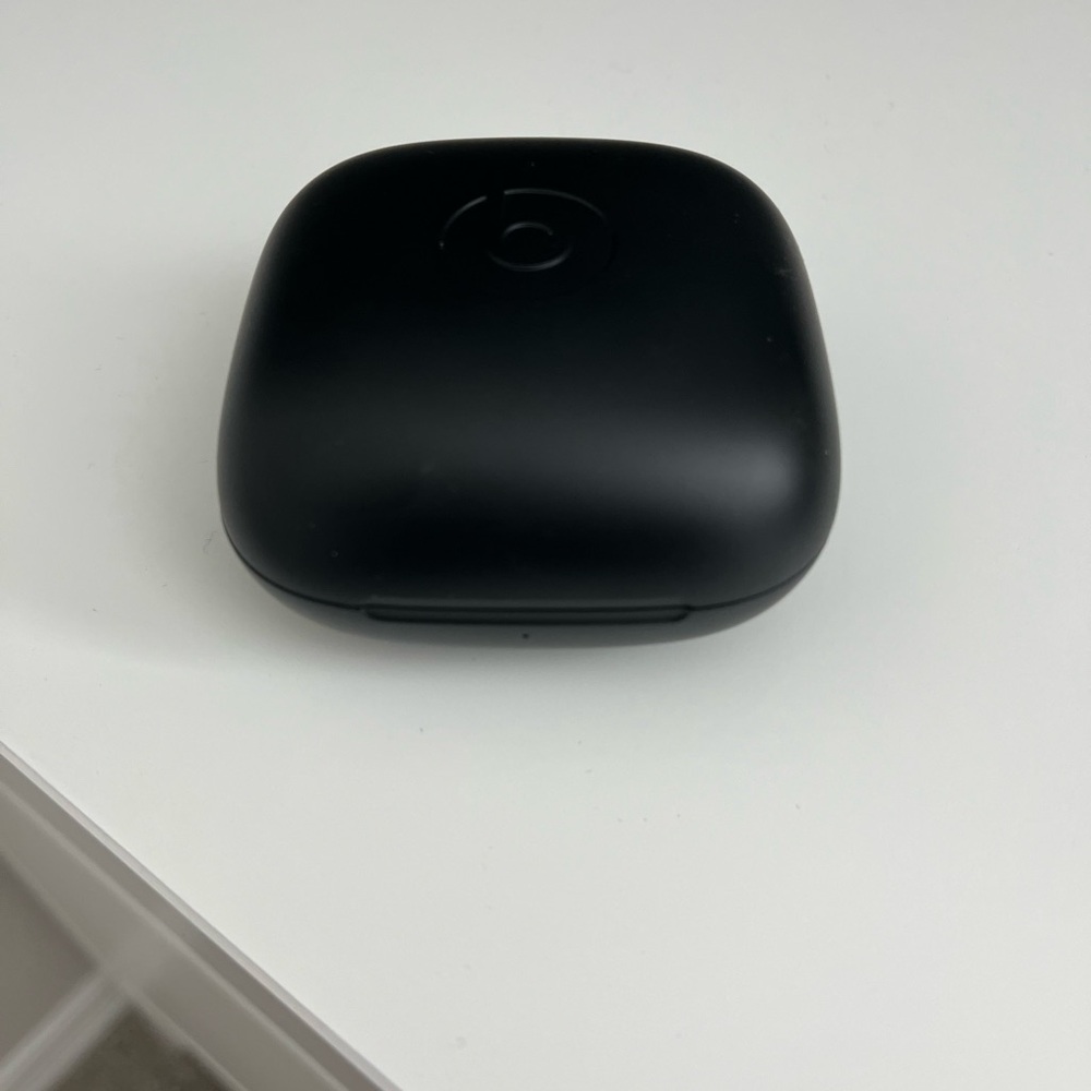 Beats Black Wireless Earbuds Case